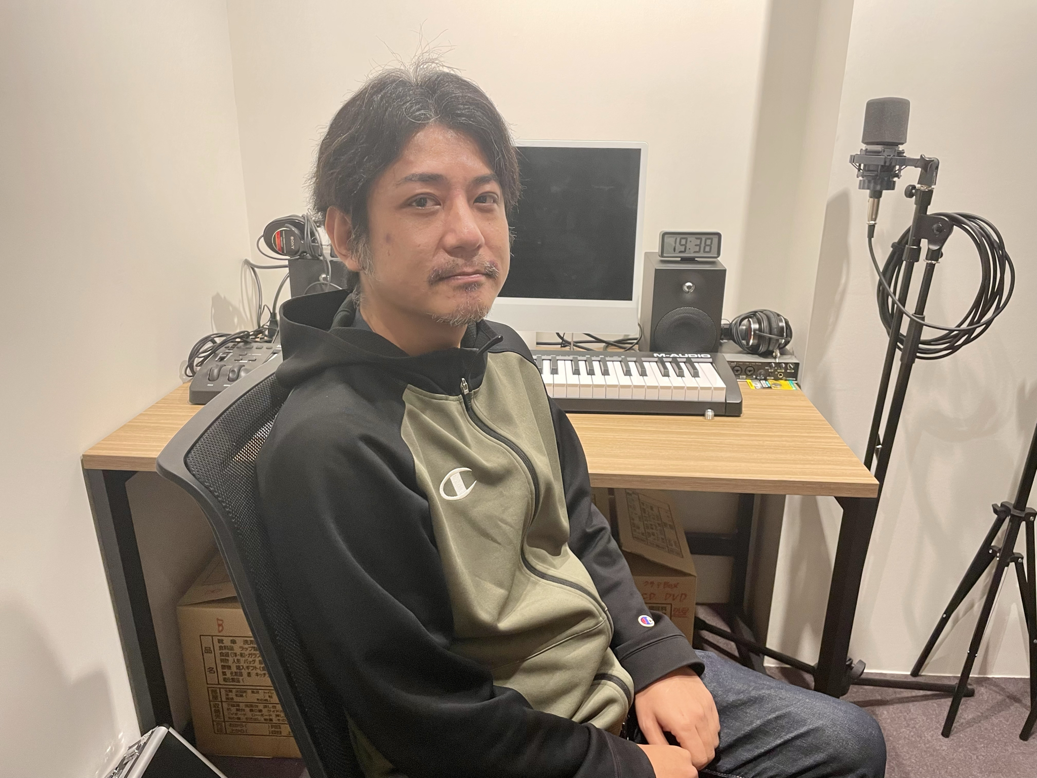 エムラボ・ハッチ/作曲・DTM講師の黒田賢一さんにインタビューしてみました！音楽を始めたきっかけは“耳コピ”！