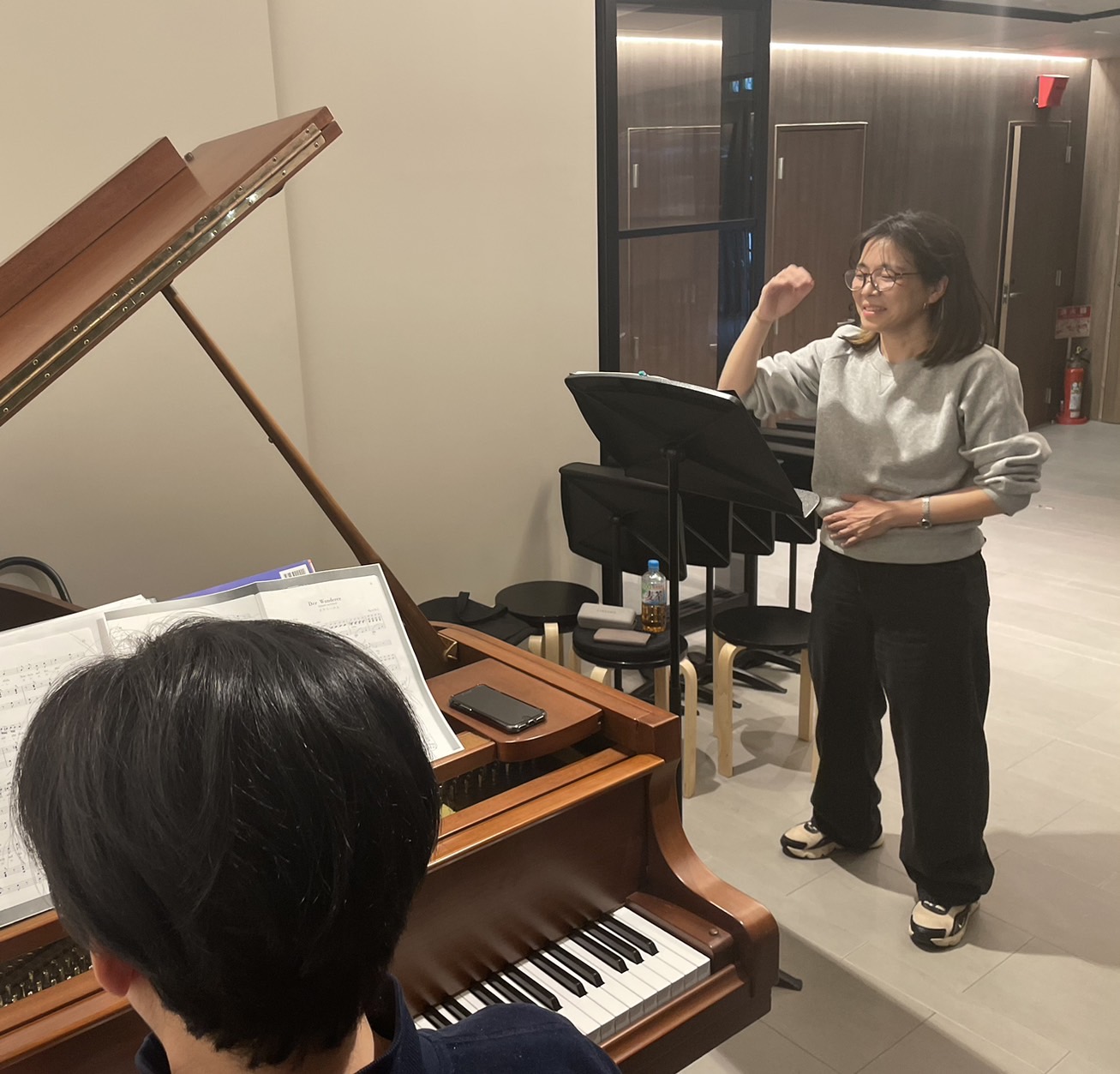 【生徒募集中】エムラボ・ハッチの実際のレッスン風景！声楽編〜初谷敬史先生と大人の生徒Tさん。