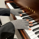 【ピアノ】穴あき手袋のすすめ